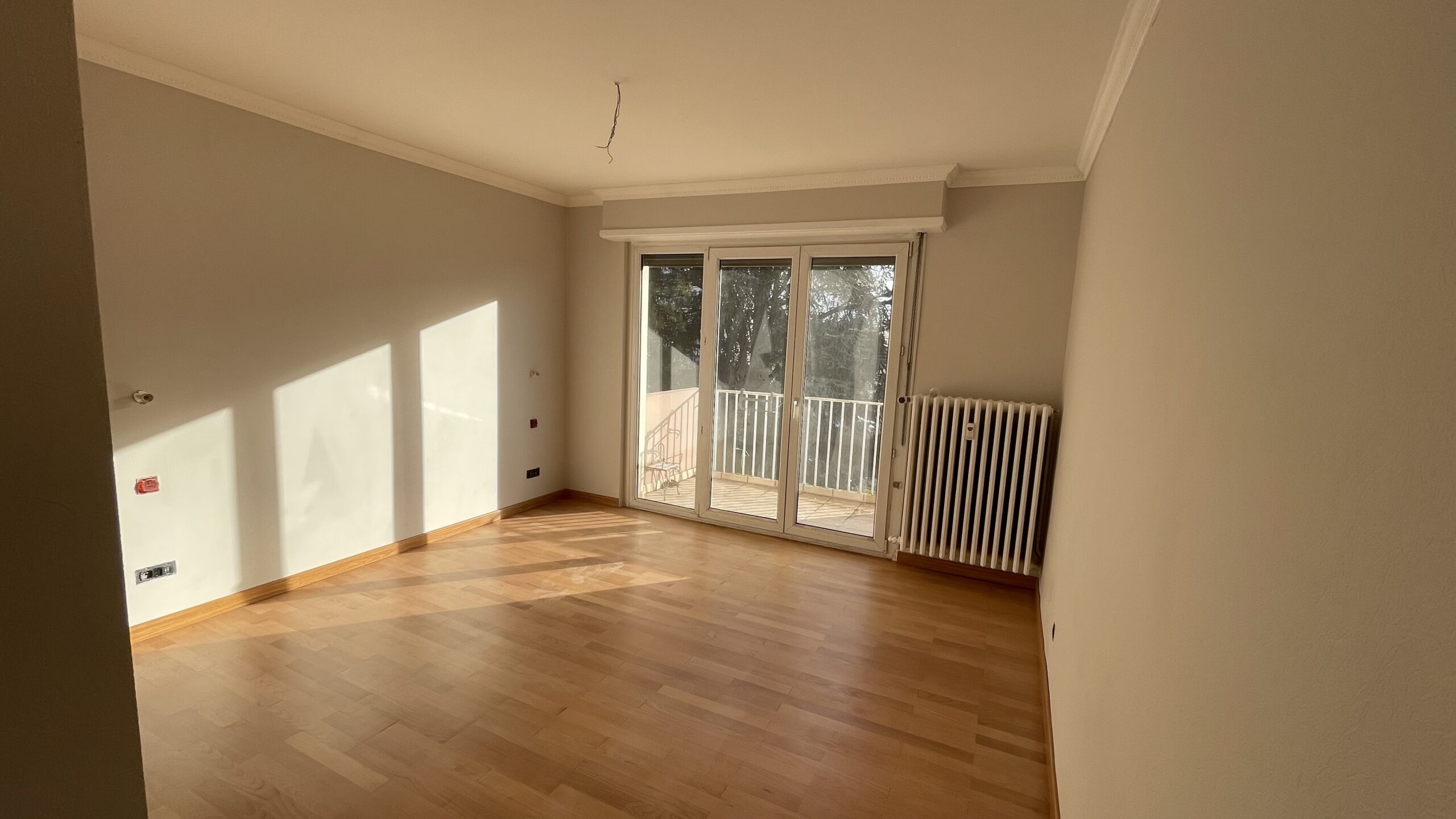 Illustration Parquet massif dans un salon